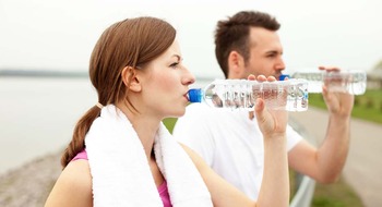Cuál es la mejor manera de hidratarte después de hacer ejercicio