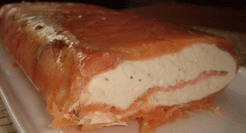 Pastel de salmón y queso a las finas hierbas