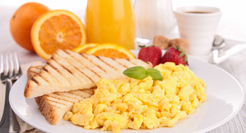 Saltarte el desayuno ¿te ayuda a bajar de peso?