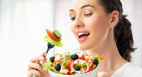¿Comer lento te ayuda a adelgazar?
